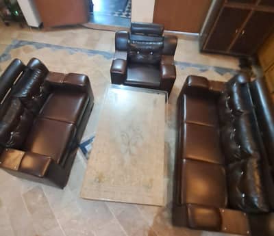 slightly used 3 2 1 sofa set and table