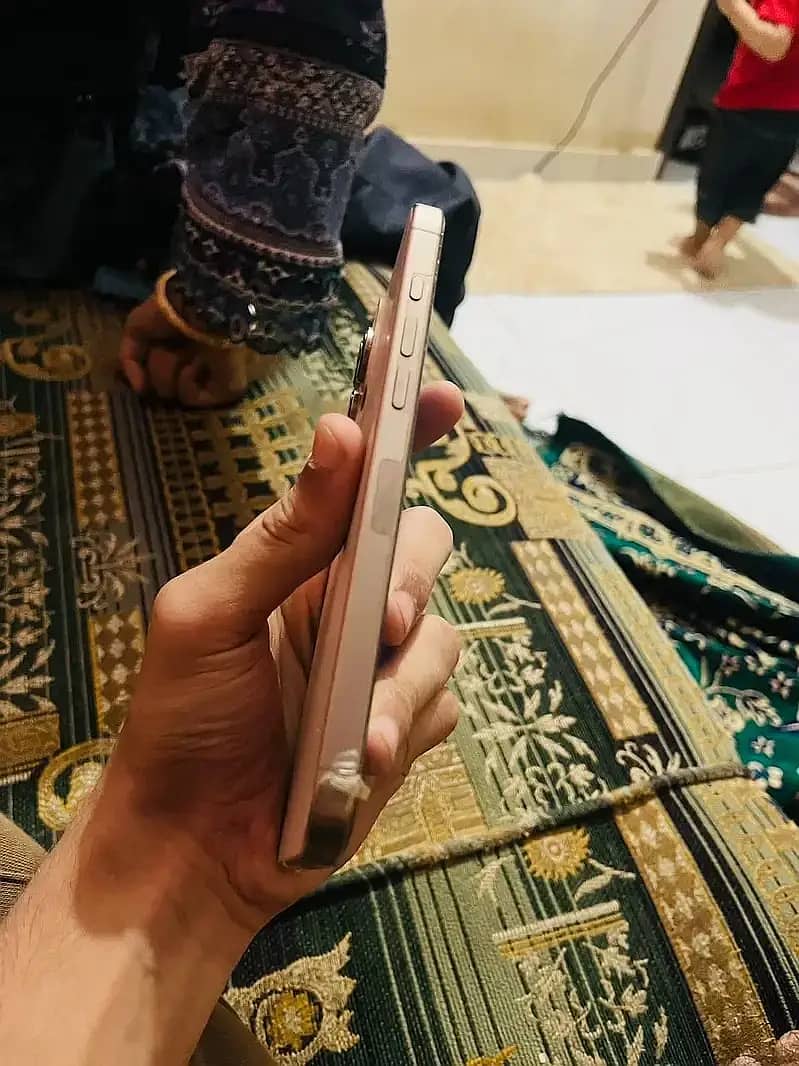 Iphone 16 Pro max 2