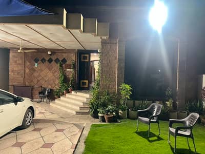 One Kanal Used Modern Design Owner Build Bungalow For Sale At Prime Location Of DHA Lahore Near To Park Masjid & Commercial Market.