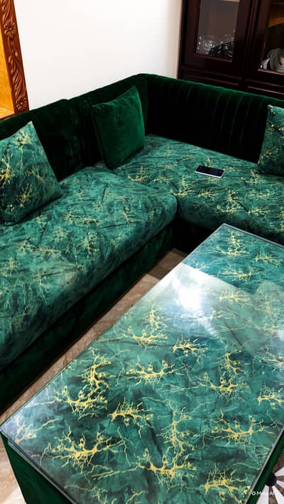 Sofa L shaped Emerald with table