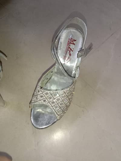 high heel shoe