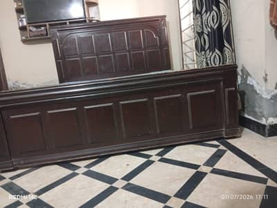 King size double bed with 5"mattress