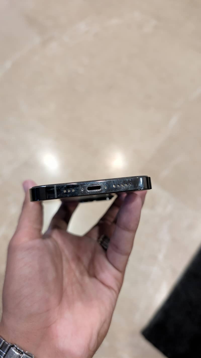 Apple iPhone 13 Pro 2