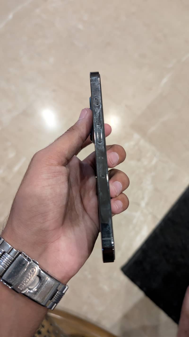 Apple iPhone 13 Pro 4