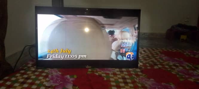 32" orient led tv for sale