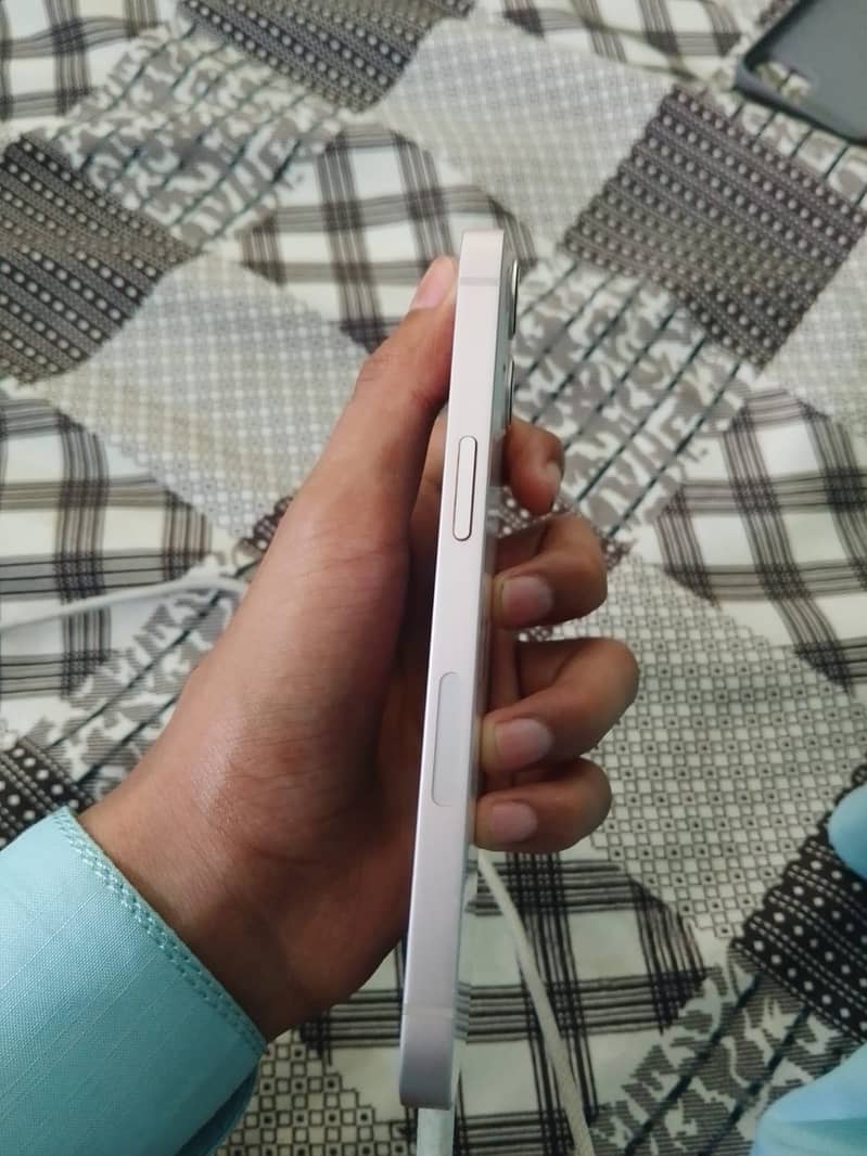 Iphone 13 4