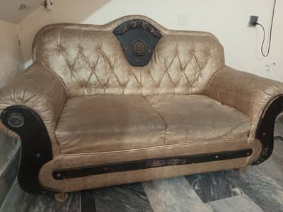 7 seater sofa set neat and clean good condition