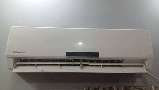 Dawlane split Ac 1.5 ton in running condition