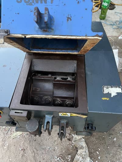 Plastic cutter industrial