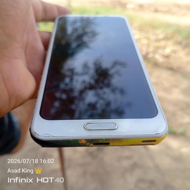 Sharp Aquos R2 0