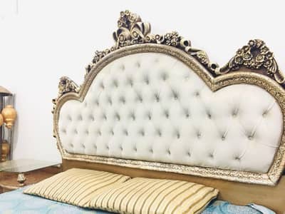 royal bed