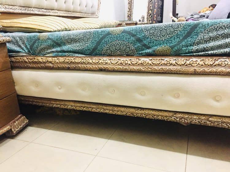 royal bed 1