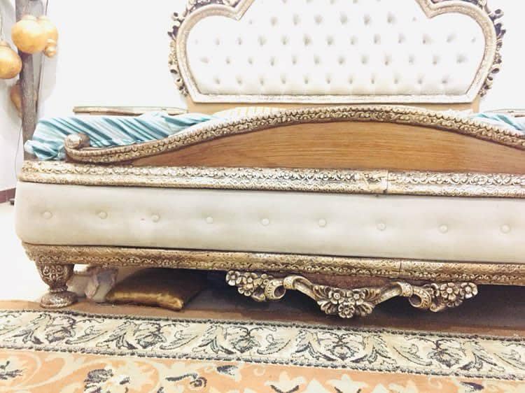 royal bed 6