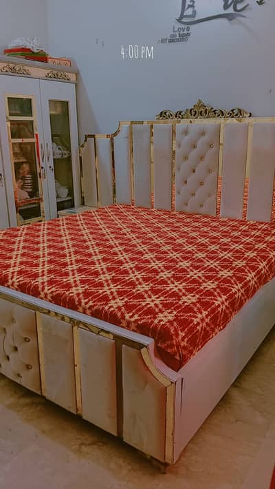 2 years used 4 piece furniture 10 by 9 qualitie