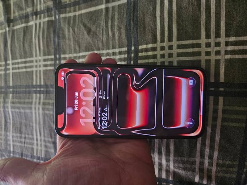 Apple iPhone 16e 0