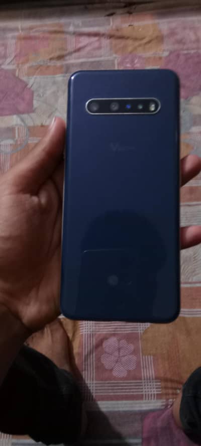 LG v60