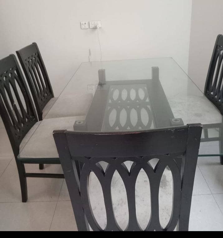 Dinning table 0