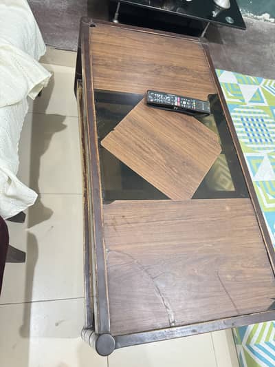 1 Center table and 1 side table