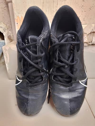 please BYE this shoes quickly please