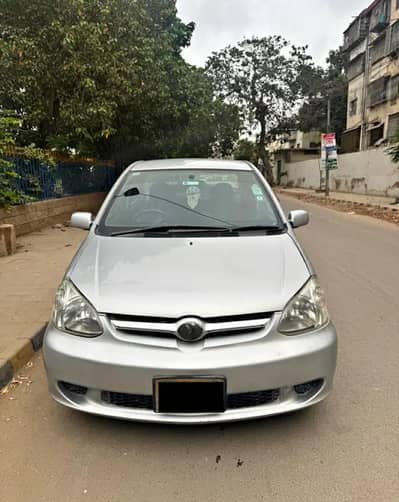 Toyota Platz 2004