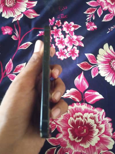Apple iPhone 13 exchange and Sale