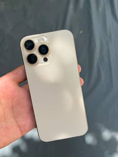 Apple iPhone 16 Pro Max