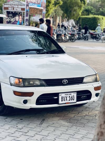 Toyota Corolla XE 2000