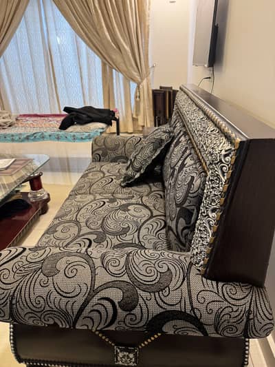 7 seater sofa with centre table