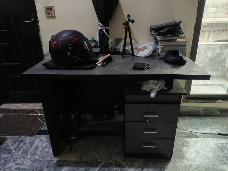 study table with chair 0