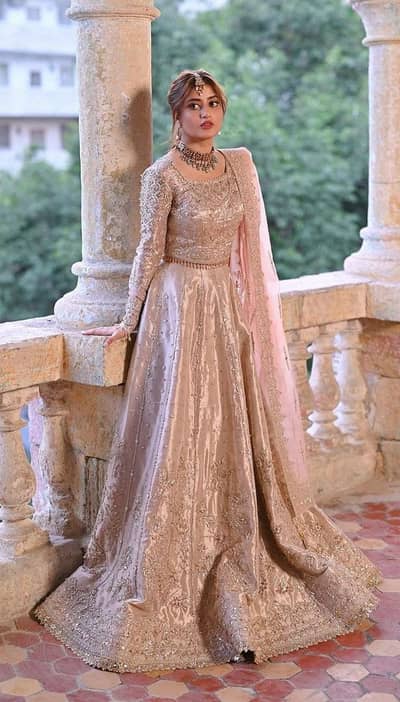 come to shop Salling weeding,Maxi,Bridal, Party Wear & Lehnga lehenga