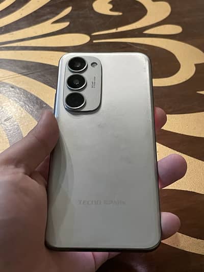 Tecno Spark 40 pro plus
