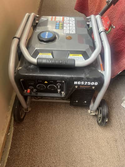 Hyundai HGS2500 Generator | Only 35 Hours | Electric Start | Like New