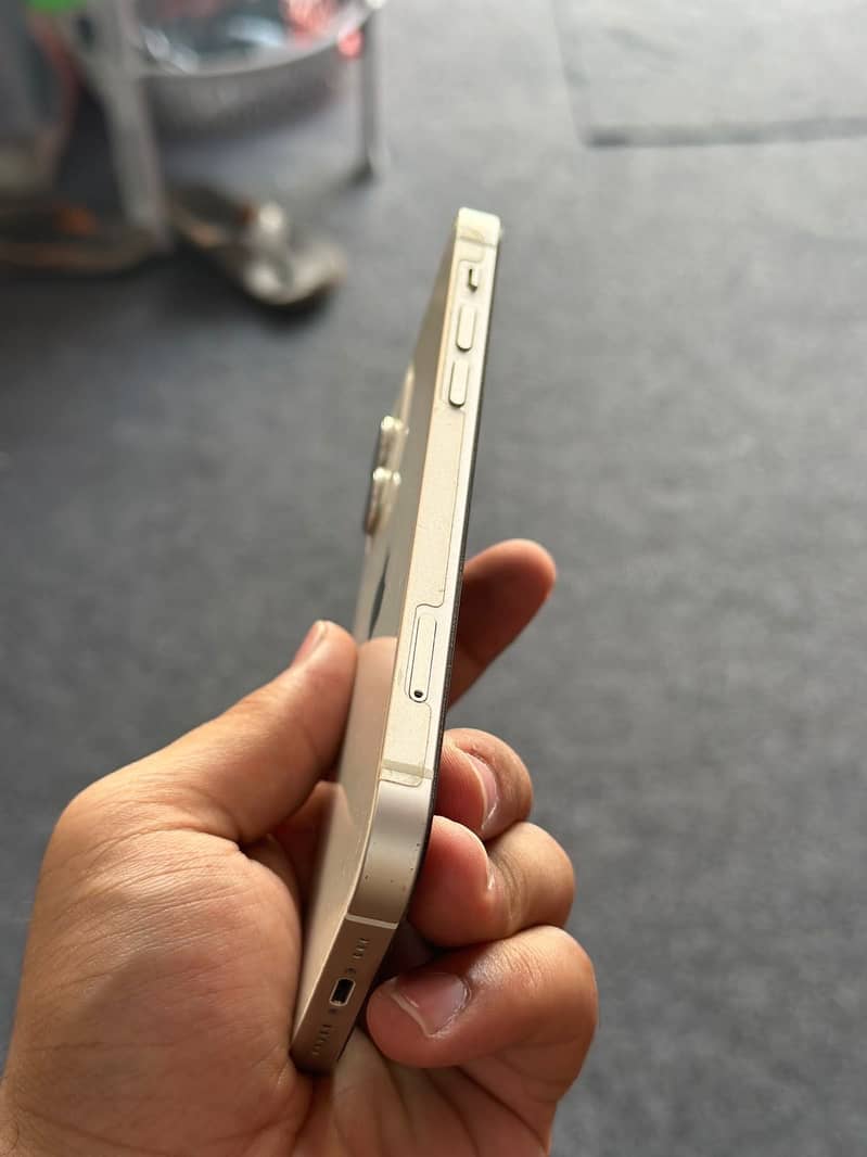 Apple iPhone 12 1