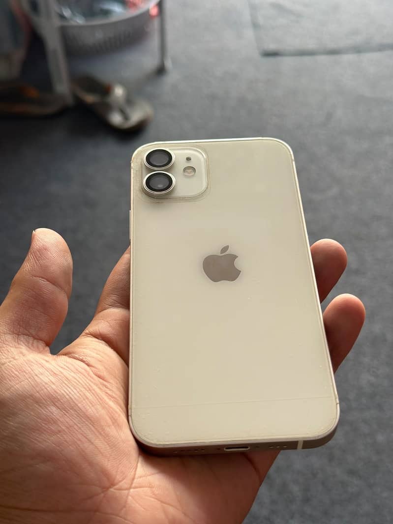 Apple iPhone 12 2