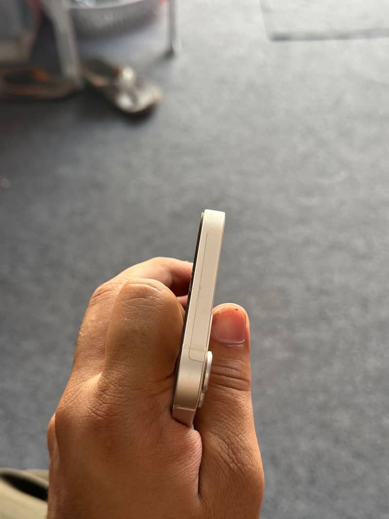 Apple iPhone 12 3
