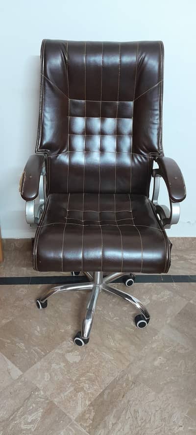 Leather office executive chair 0301/5142/024 call & whatsapp