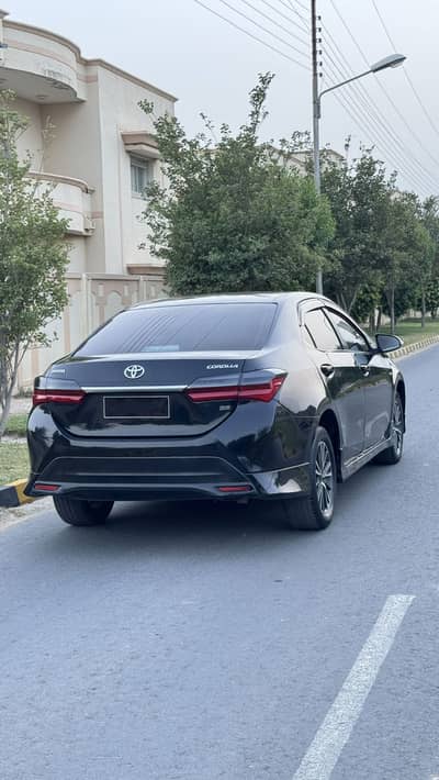 Toyota Corolla GLI 2016 Facelift
