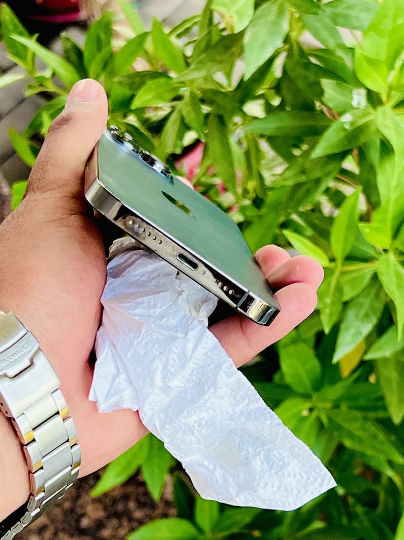 iPhone 13 Pro Max 1
