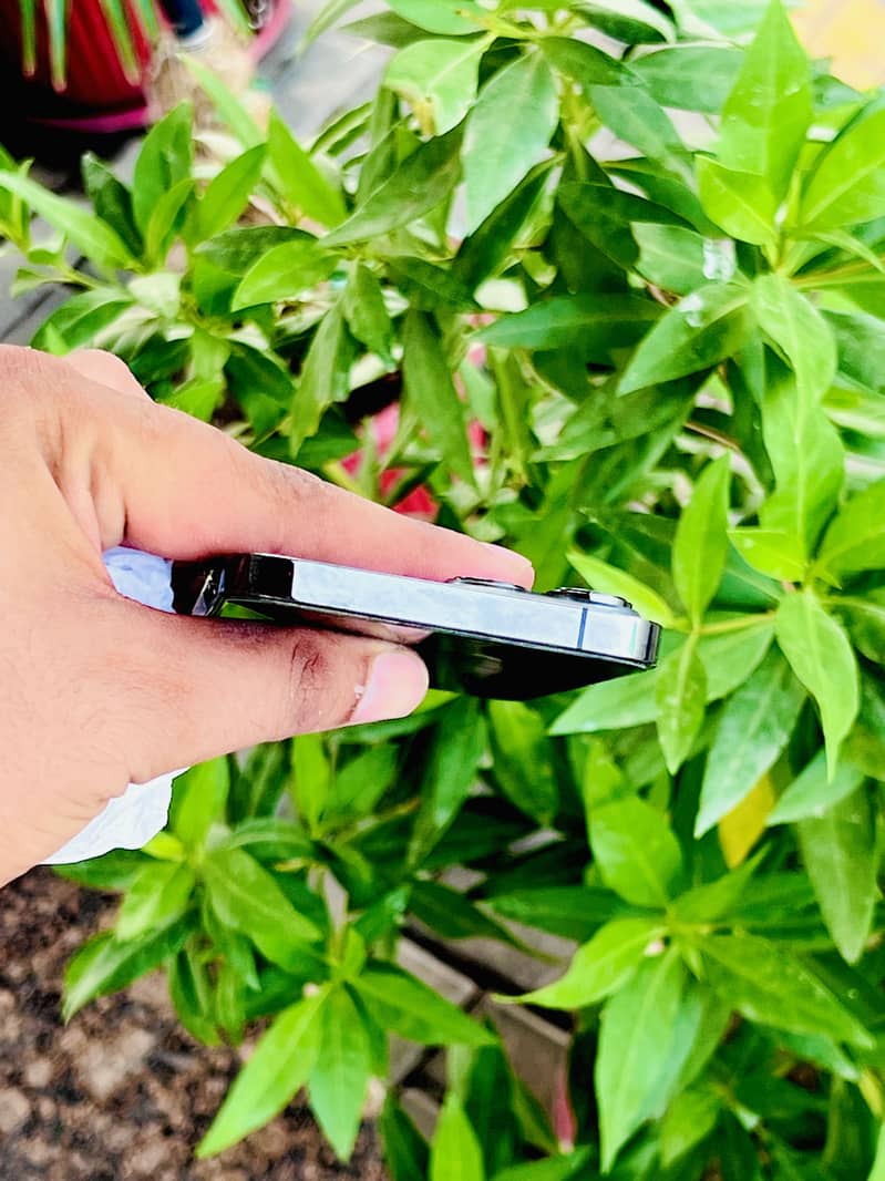 iPhone 13 Pro Max 4