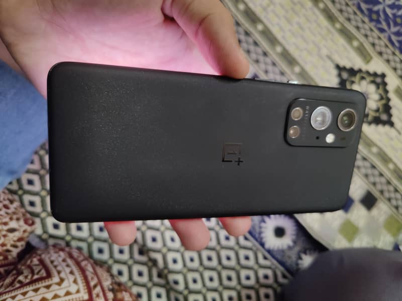 One Plus 9 Pro 6