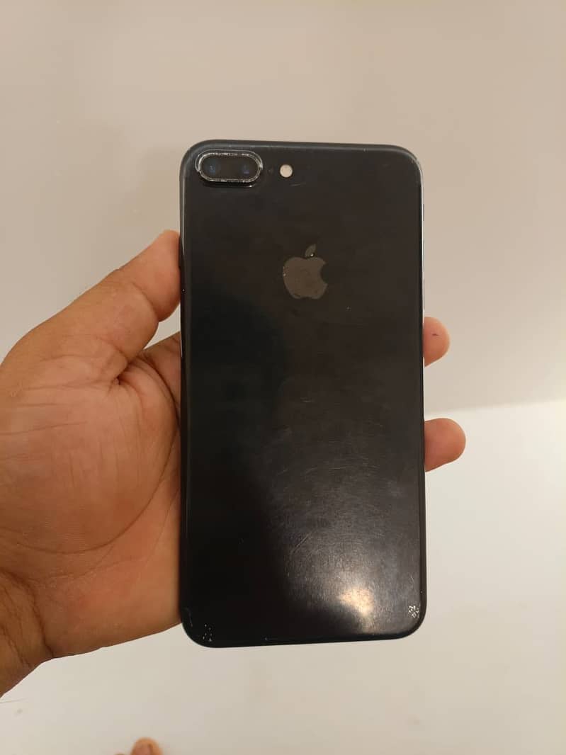 Apple iPhone 7 Plus 1