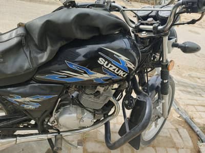 Suzuki gs 150se 2021