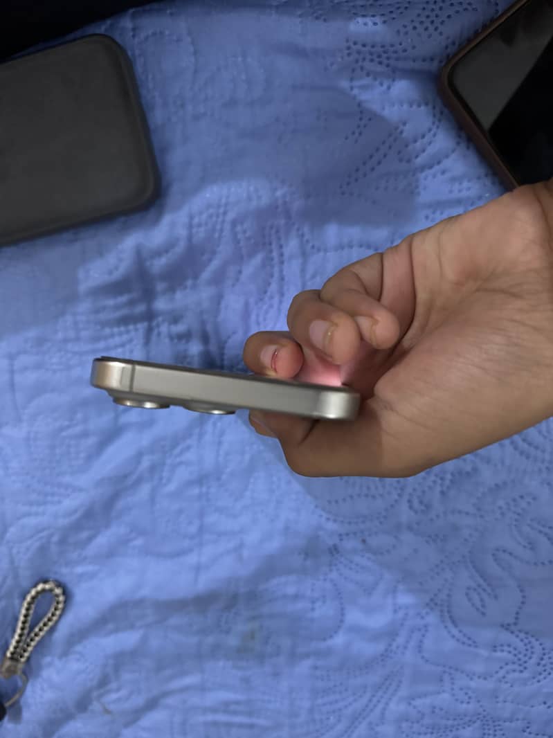 iPhone 15 pro max 3