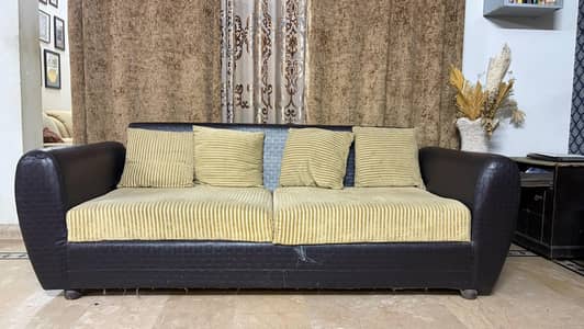 6 Seater Sofa Set in Good Condition
