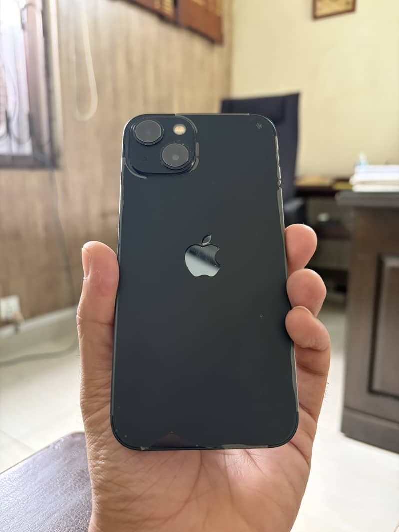 Apple iPhone 13 4