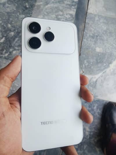 Tecno spark 40