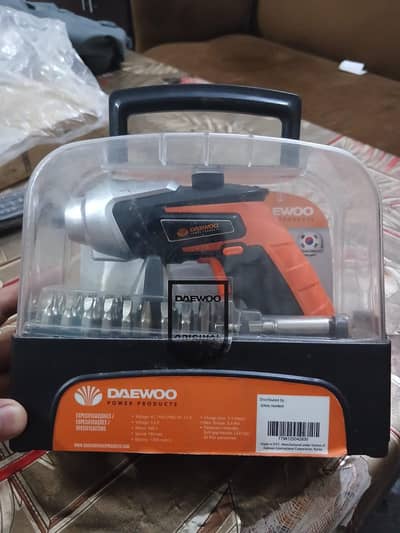 Daewoo Screw Driver Machine rechargeable