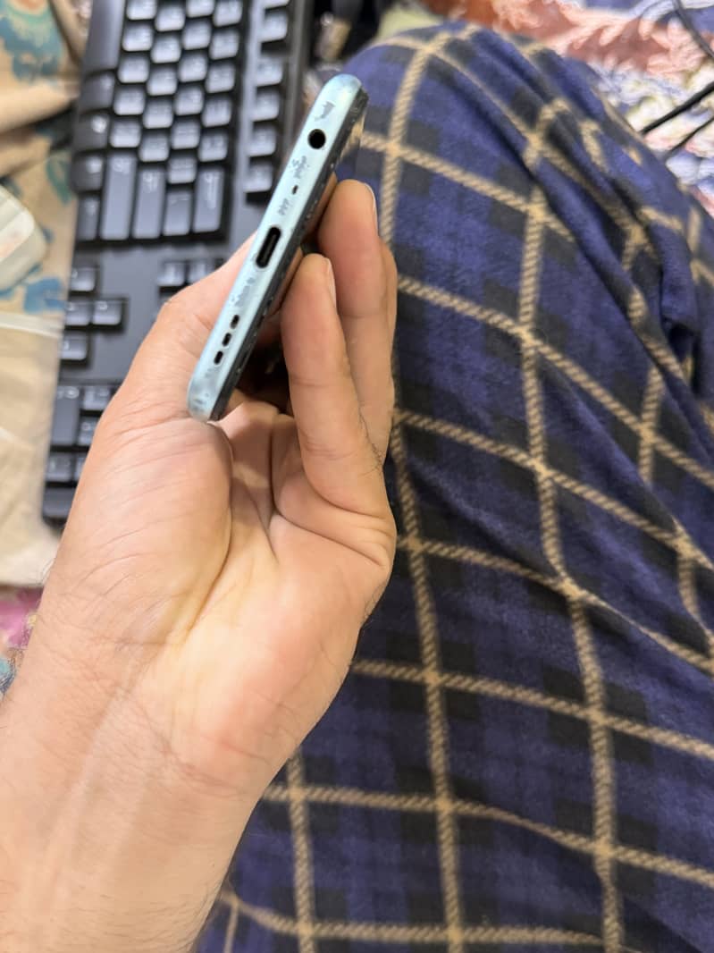 OPPO A76 10