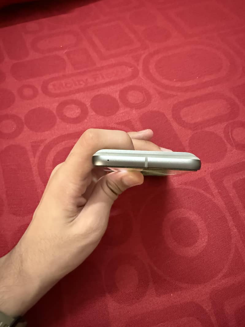 Google Pixel 8 5