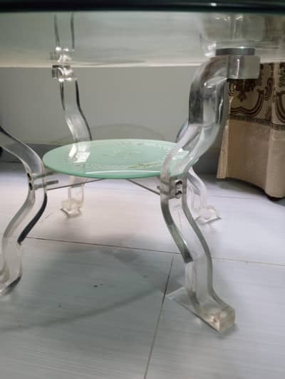 Round Glass center Table for sale used